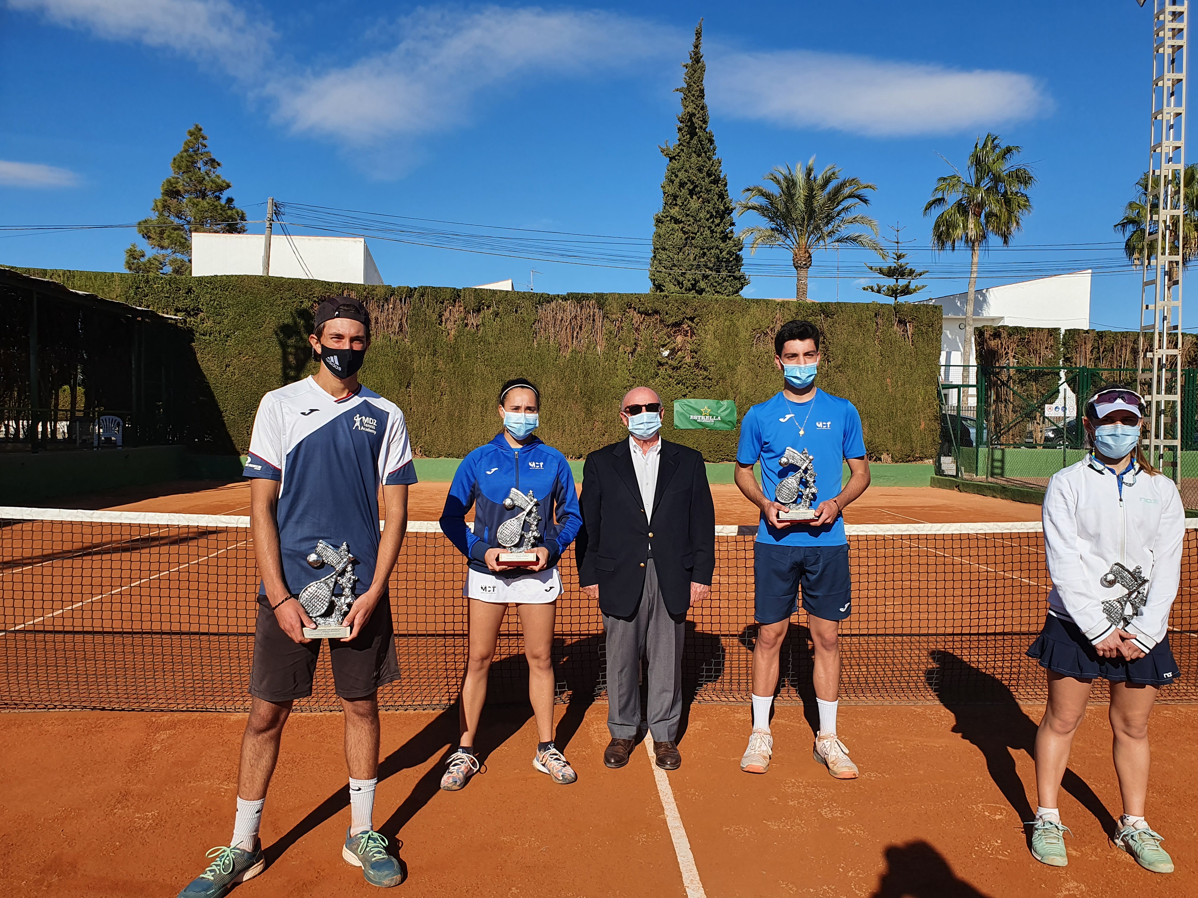 Finalistas Absolutos y Presidente FTRM